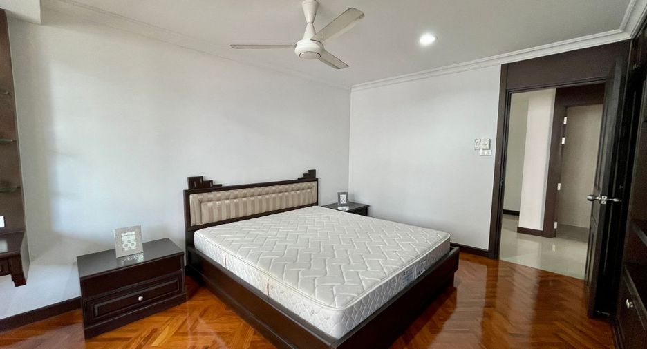 Apartment zur Miete mit 3 Zimmer in Watthana, Bangkok
