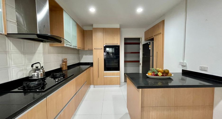 Apartment zur Miete mit 3 Zimmer in Watthana, Bangkok
