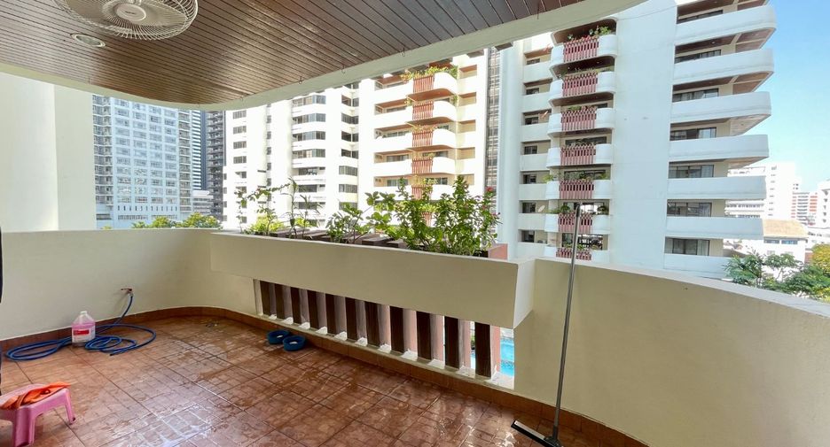 Apartment zur Miete mit 3 Zimmer in Watthana, Bangkok