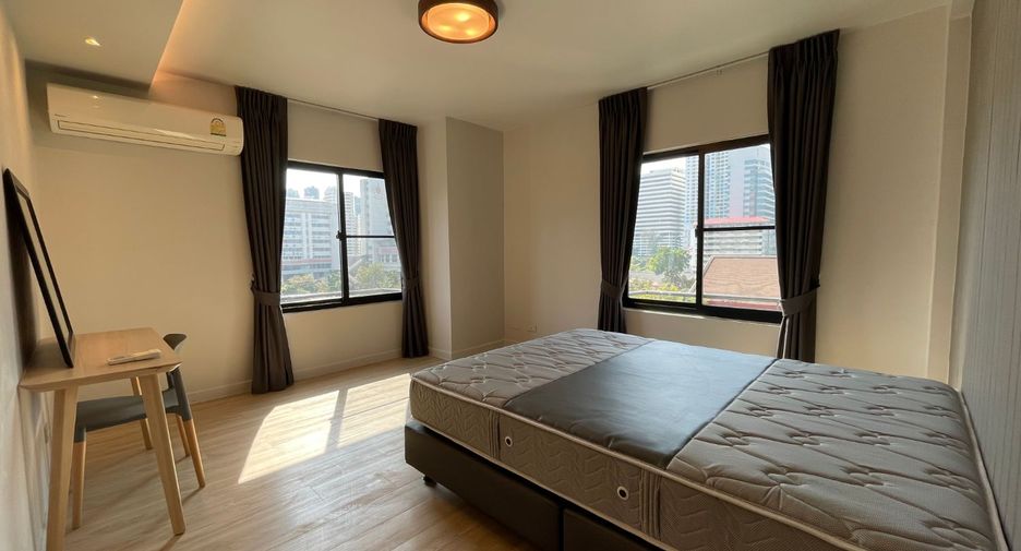 For rent 3 bedrooms apartment in Watthana, Bangkok
