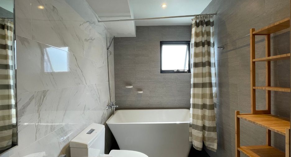 For rent 3 bedrooms apartment in Watthana, Bangkok