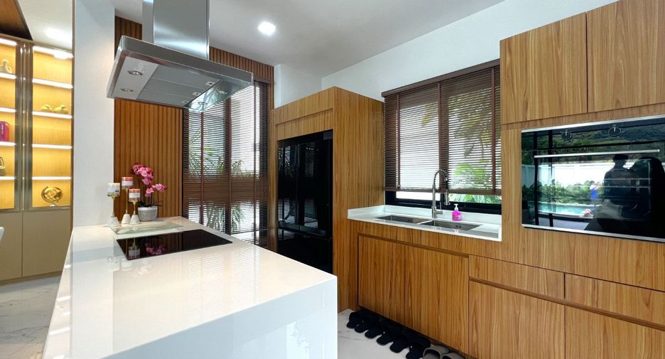 For sale 3 bedrooms villa in Mueang Krabi, Krabi
