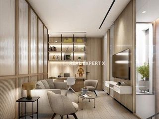 For sale 5 Beds house in Phaya Thai, Bangkok