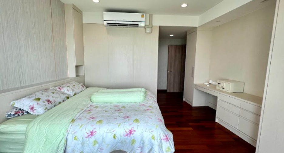 Wohnung zur Miete mit 3 Zimmer in Pathum Wan, Bangkok