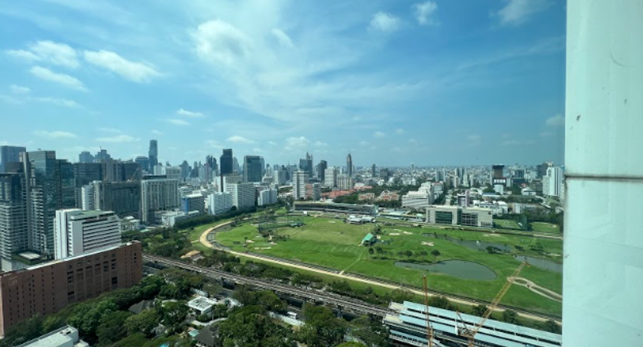 Wohnung zur Miete mit 3 Zimmer in Pathum Wan, Bangkok