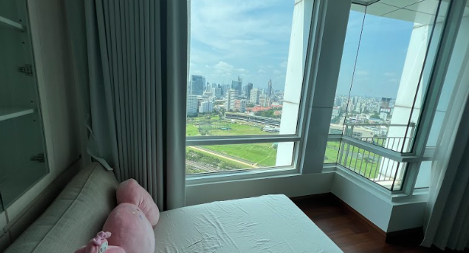 Wohnung zur Miete mit 3 Zimmer in Pathum Wan, Bangkok