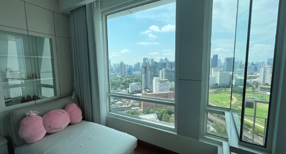 Wohnung zur Miete mit 3 Zimmer in Pathum Wan, Bangkok