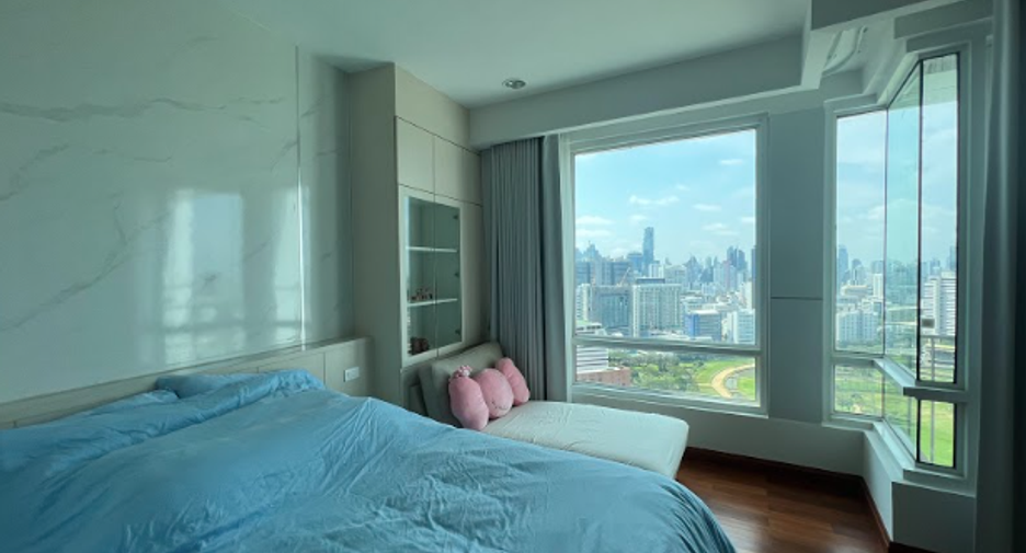 Wohnung zur Miete mit 3 Zimmer in Pathum Wan, Bangkok