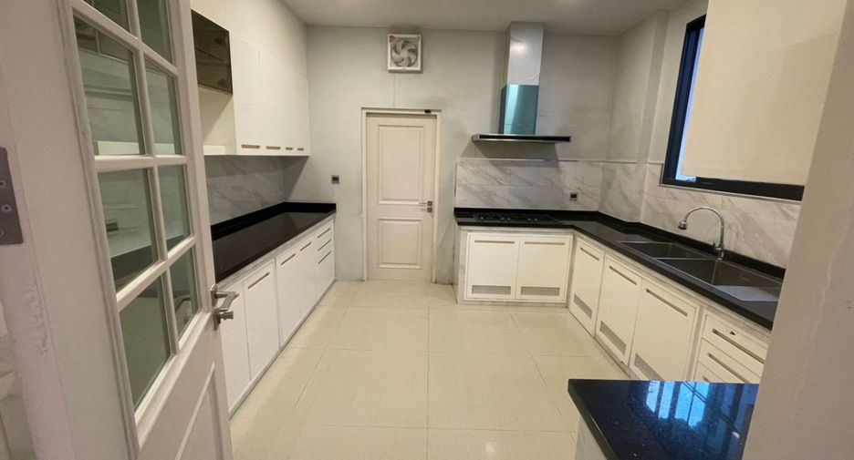 For rent and for sale 5 bedrooms house in Prawet, Bangkok