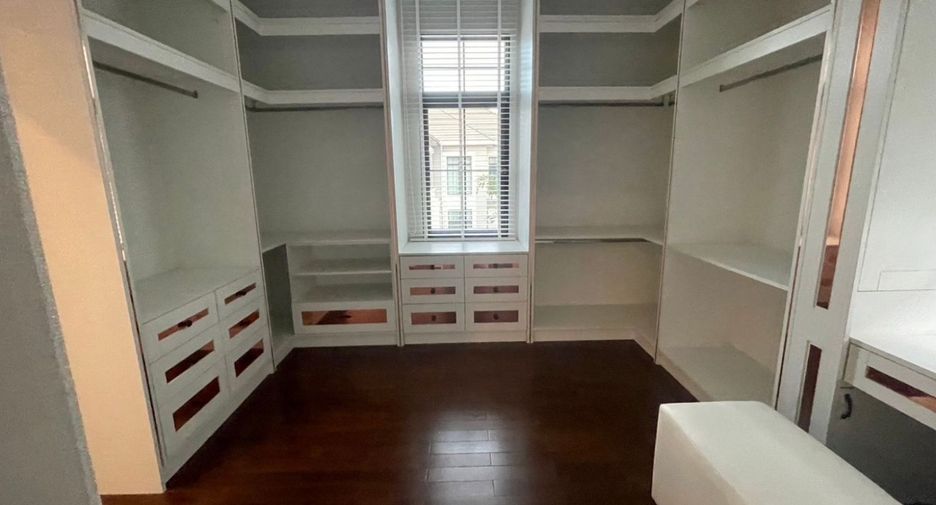 For rent and for sale 5 bedrooms house in Prawet, Bangkok