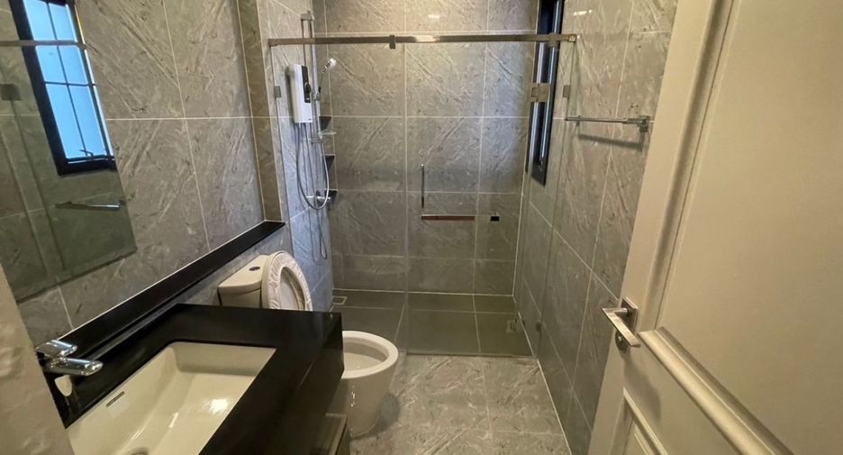 For rent and for sale 5 bedrooms house in Prawet, Bangkok