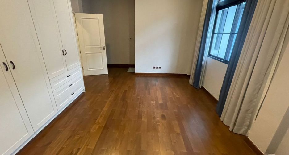 For rent and for sale 5 bedrooms house in Prawet, Bangkok