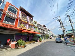 À vendre 4 chambres local commercial à Krathum Baen, Samut Sakhon