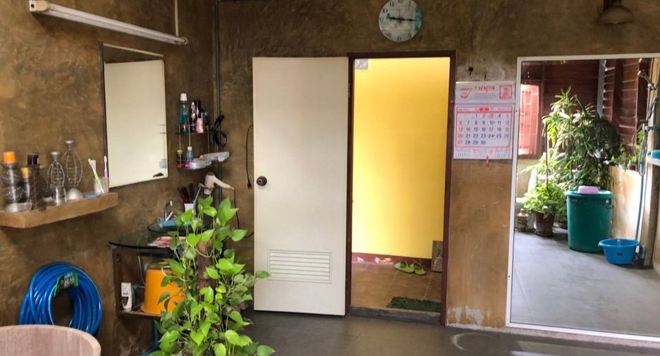 For sale 4 bedrooms retail Space in Krathum Baen, Samut Sakhon