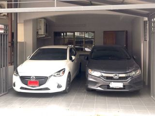 For sale 3 bedrooms townhouse in Phra Khanong, Bangkok