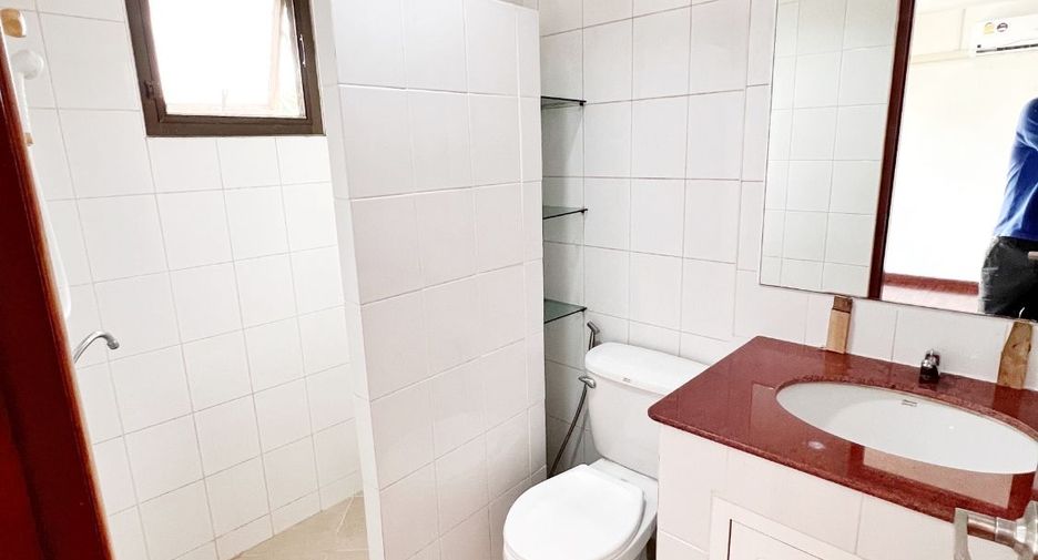 Reihenhaus zum Kauf mit 3 Zimmer in Phra Khanong, Bangkok