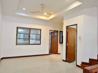 For sale 3 bedrooms townhouse in Phra Khanong, Bangkok