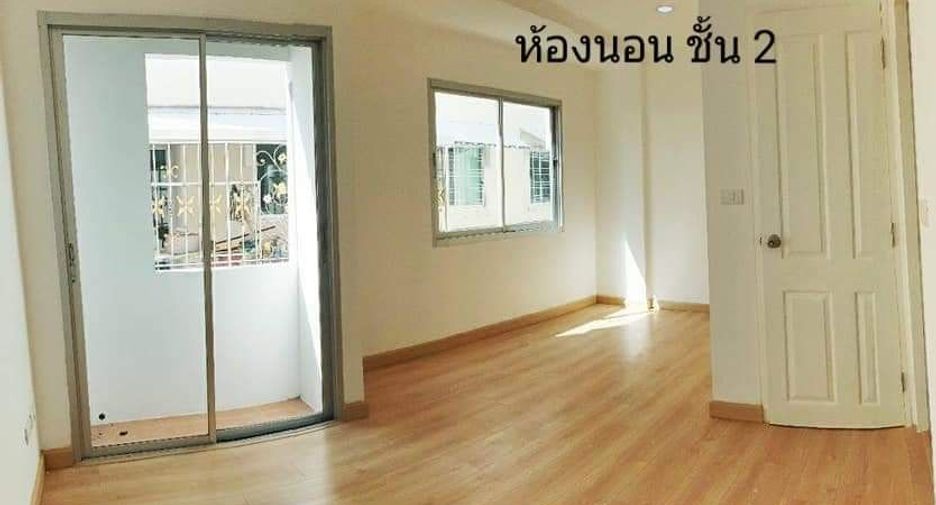 For rent 3 bed townhouse in Thung Khru, Bangkok