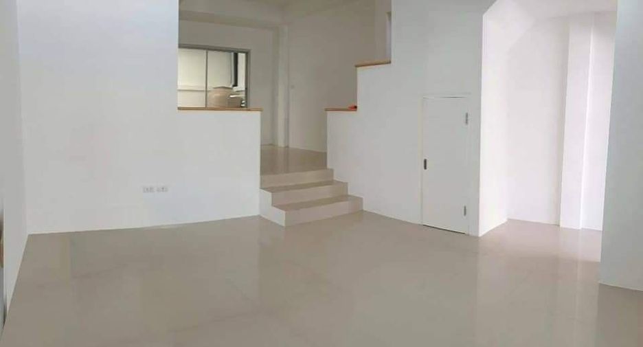 For rent 3 Beds townhouse in Thung Khru, Bangkok