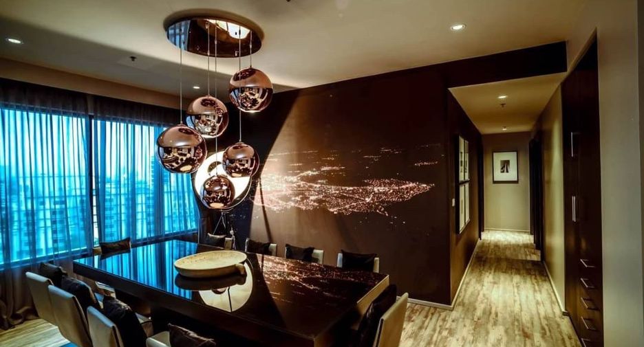 For rent 3 bedrooms condo in Khlong Toei, Bangkok