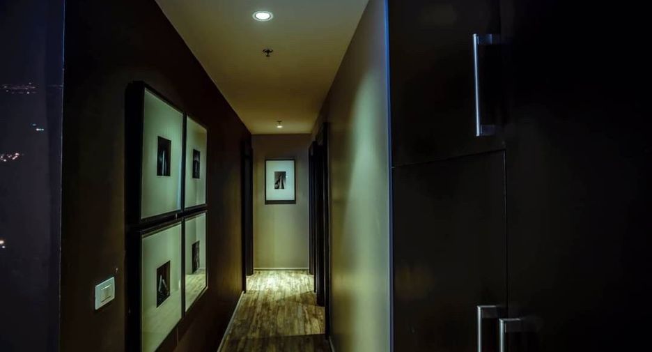 For rent 3 bedrooms condo in Khlong Toei, Bangkok
