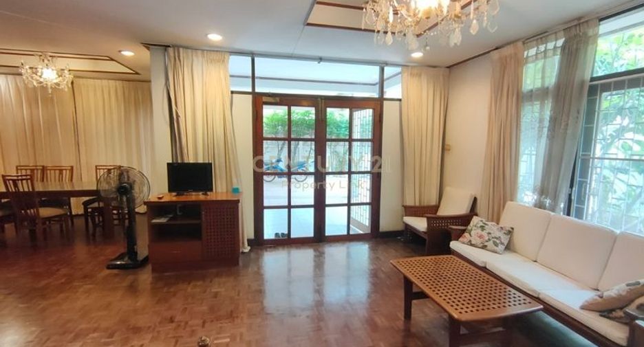 Haus zur Miete mit 4 Zimmer in Phaya Thai, Bangkok