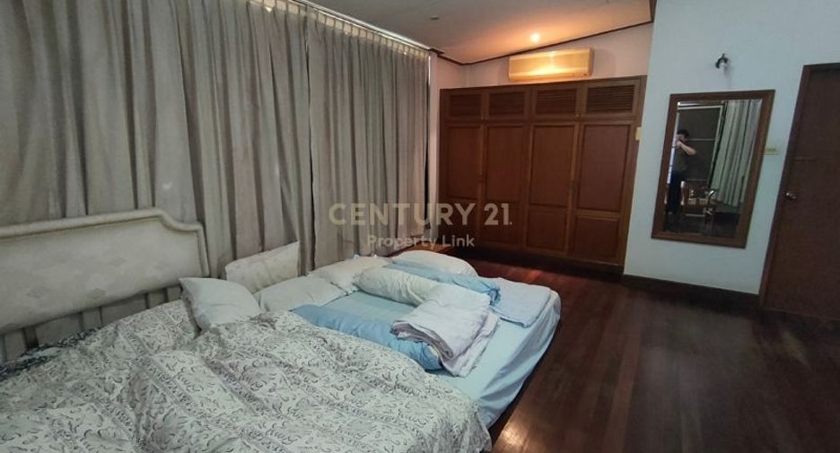 Haus zur Miete mit 4 Zimmer in Phaya Thai, Bangkok