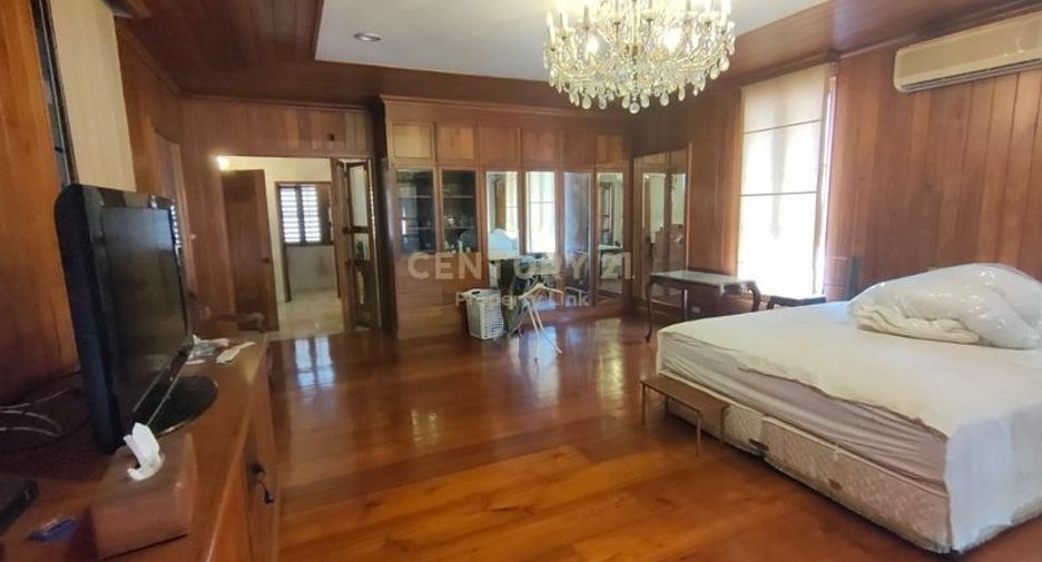 Haus zur Miete mit 4 Zimmer in Phaya Thai, Bangkok