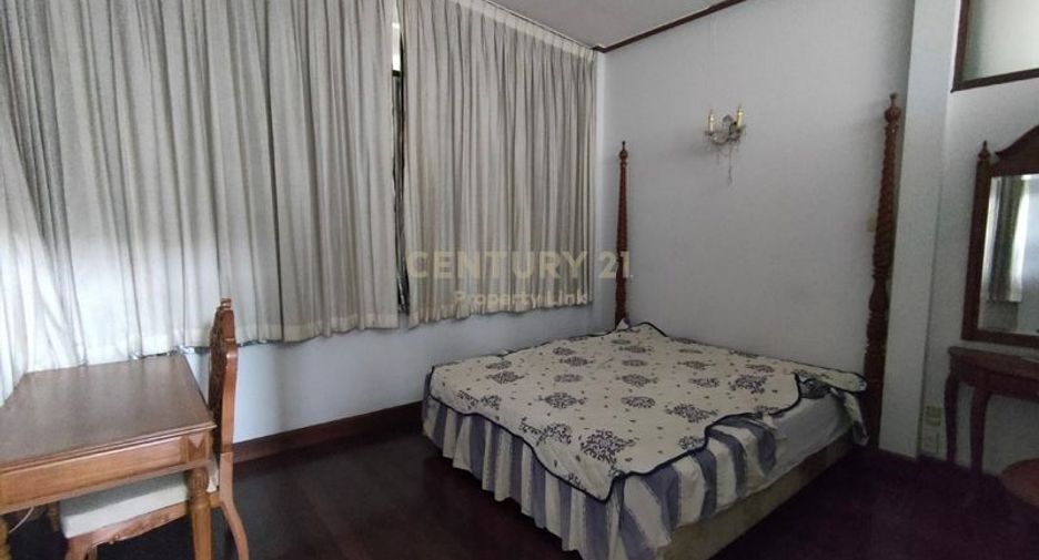 Haus zur Miete mit 4 Zimmer in Phaya Thai, Bangkok