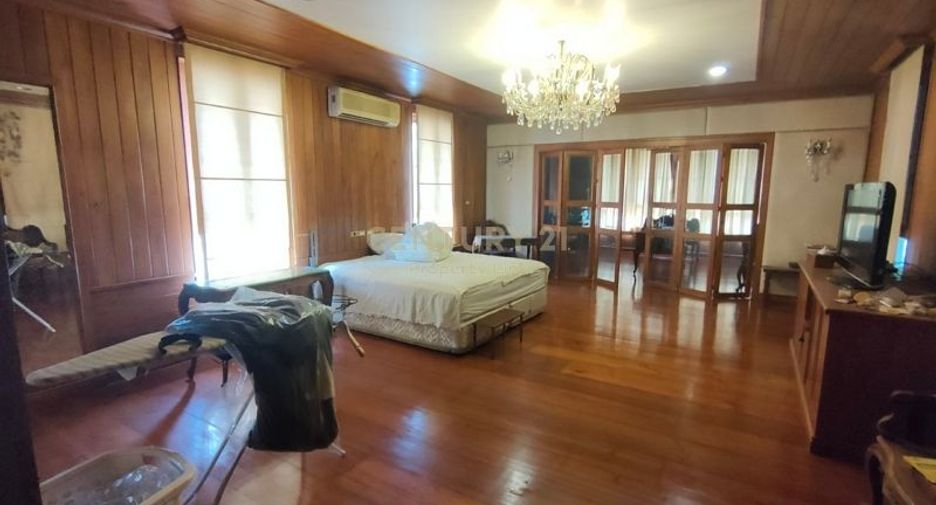 Haus zur Miete mit 4 Zimmer in Phaya Thai, Bangkok