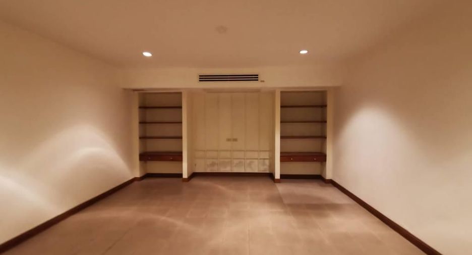 出租 4 卧室 独立屋 在 Dusit, 曼谷