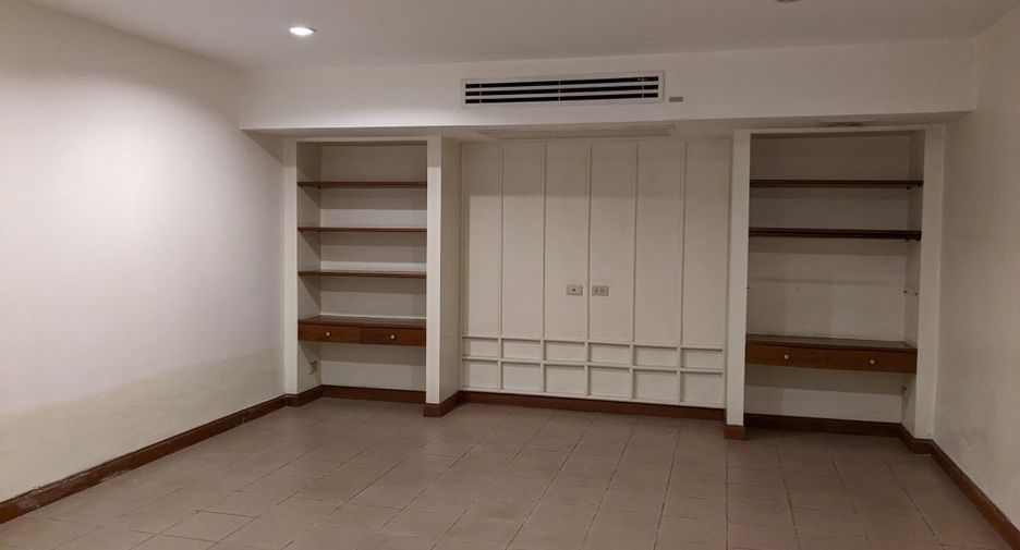 出租 4 卧室 独立屋 在 Dusit, 曼谷