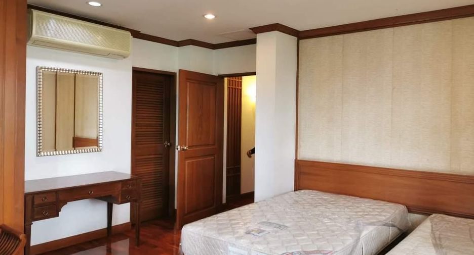出租 4 卧室 独立屋 在 Dusit, 曼谷
