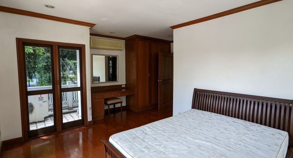 出租 4 卧室 独立屋 在 Dusit, 曼谷
