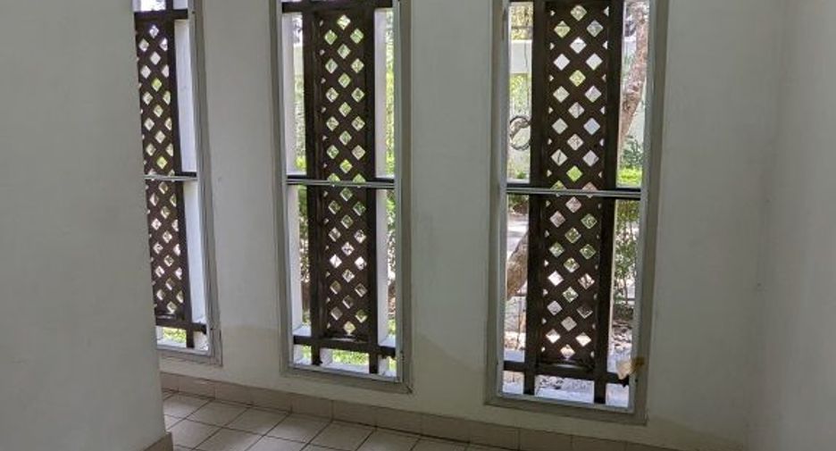 出租 4 卧室 独立屋 在 Dusit, 曼谷