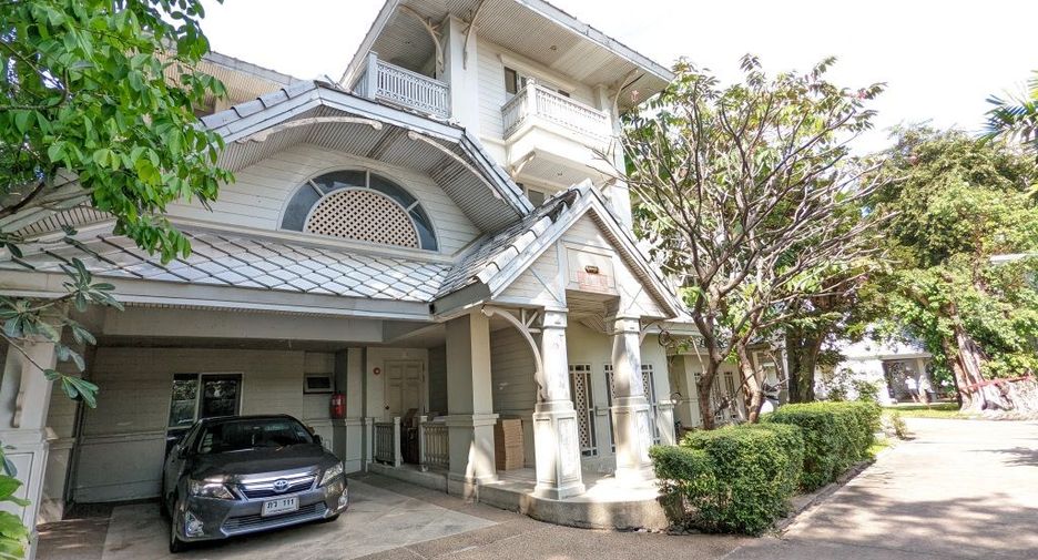 出租 4 卧室 独立屋 在 Dusit, 曼谷