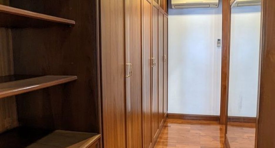 出租 4 卧室 独立屋 在 Dusit, 曼谷