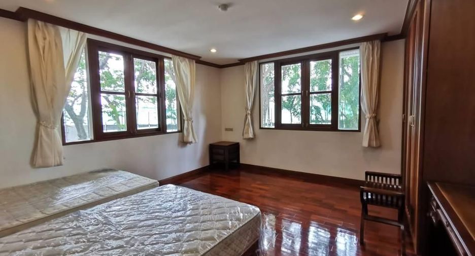 出租 4 卧室 独立屋 在 Dusit, 曼谷