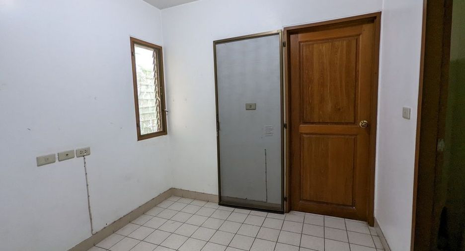 出租 4 卧室 独立屋 在 Dusit, 曼谷