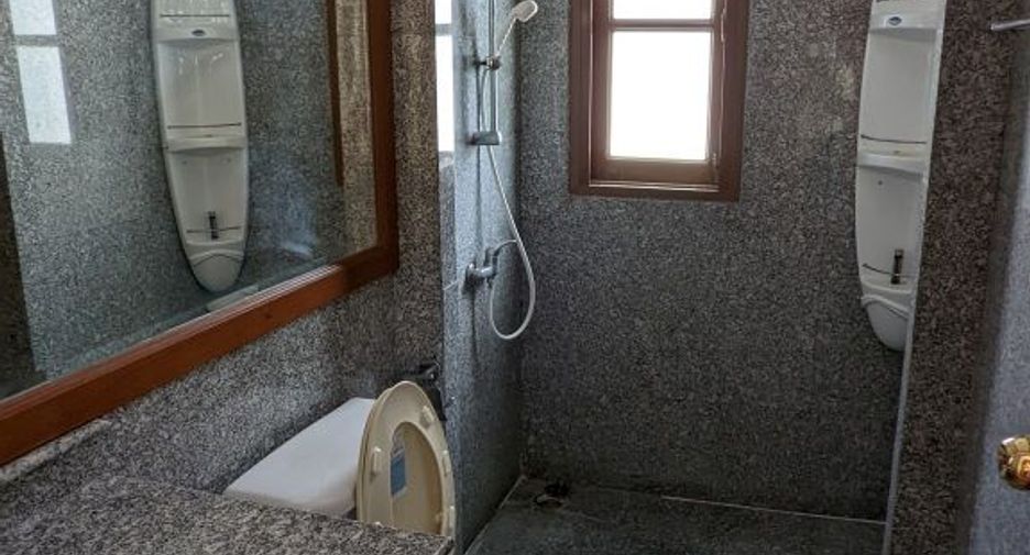 出租 4 卧室 独立屋 在 Dusit, 曼谷
