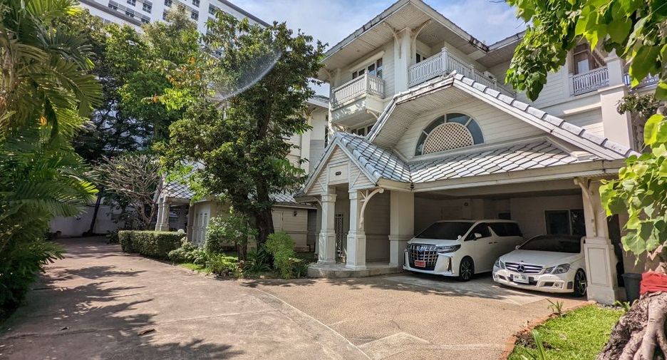 出租 4 卧室 独立屋 在 Dusit, 曼谷