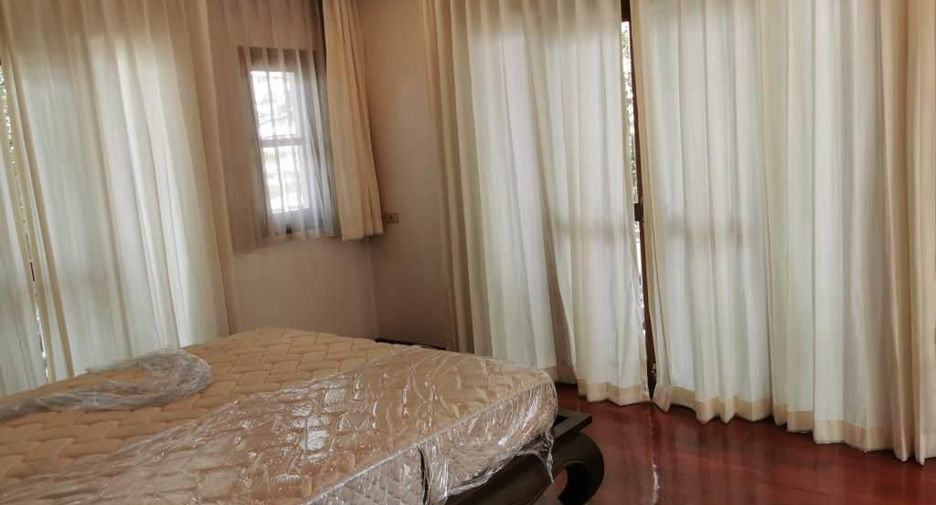 出租 4 卧室 独立屋 在 Dusit, 曼谷