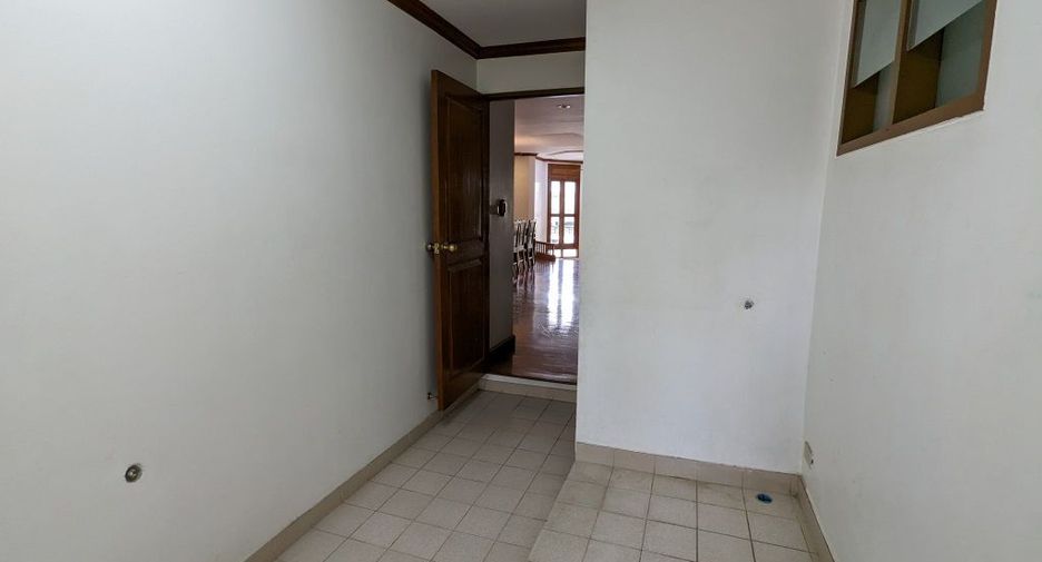 出租 4 卧室 独立屋 在 Dusit, 曼谷