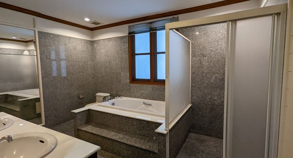 出租 4 卧室 独立屋 在 Dusit, 曼谷