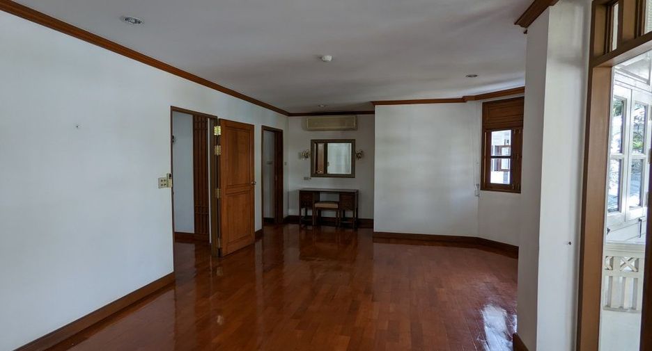 出租 4 卧室 独立屋 在 Dusit, 曼谷