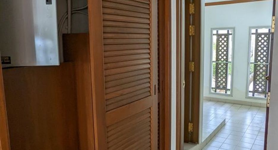 出租 4 卧室 独立屋 在 Dusit, 曼谷