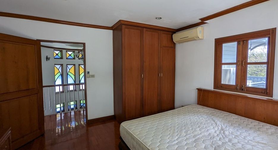出租 4 卧室 独立屋 在 Dusit, 曼谷