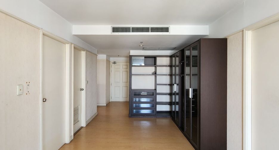 For sale 2 ベッドルーム condo in Yan Nawa, Bangkok