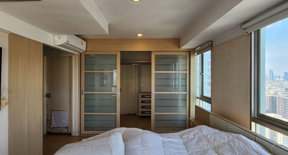 For sale 2 ベッドルーム condo in Yan Nawa, Bangkok