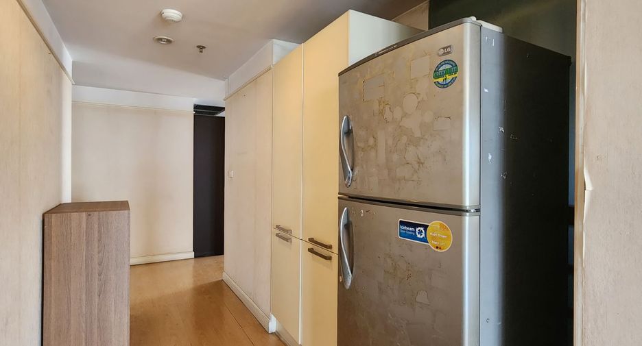 For sale 2 ベッドルーム condo in Yan Nawa, Bangkok
